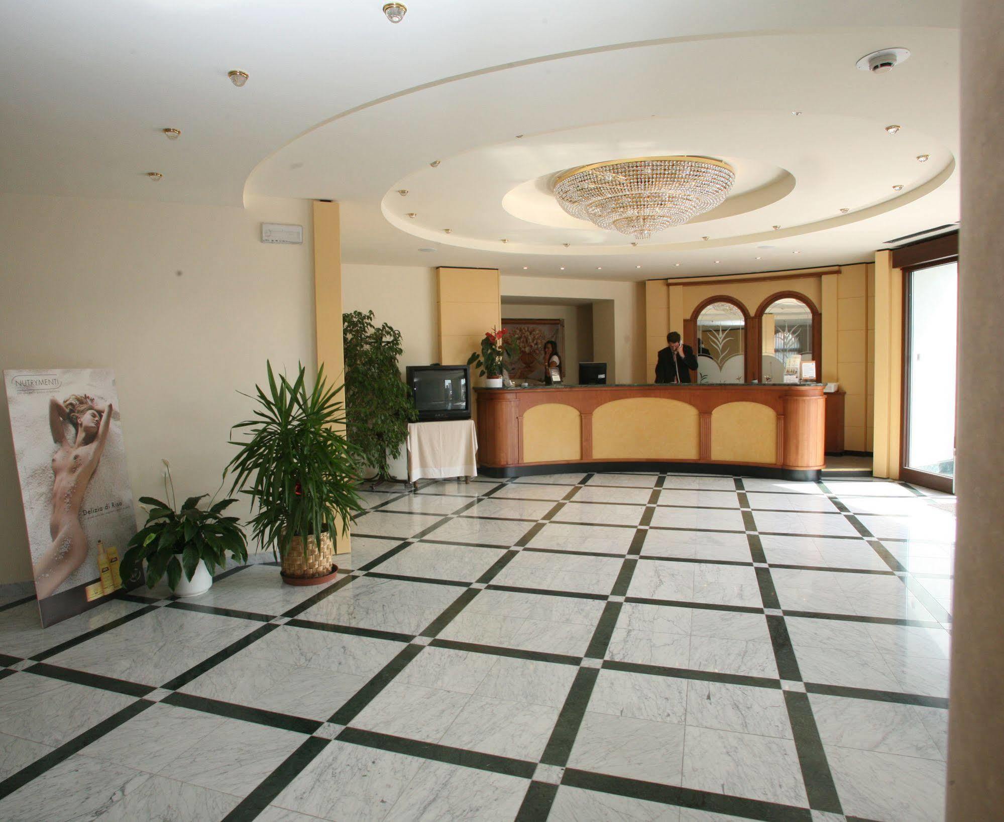 Casarile Hotel Il Castelletto מראה חיצוני תמונה